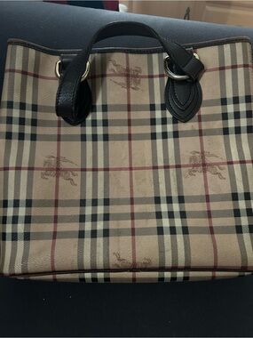 Burberry Black and Gold Logo Interior Stamp